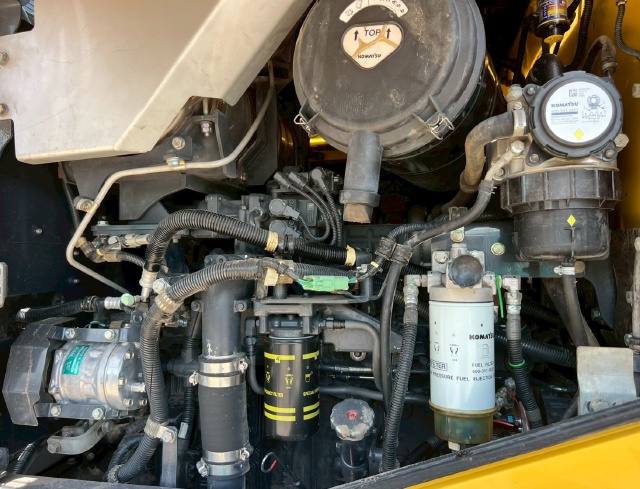 ขายรถตักล้อยาง KOMATSU WA320-7 ปี 2015 นำเข้าจากญี่ปุ่น พร้อมใช้ มีVDOการทำงานครับ