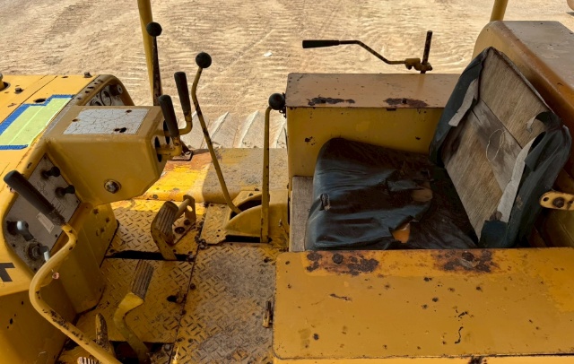 ขายรถดันดิน CAT D5 พร้อมใช้ มีVDOการทำงานครับ