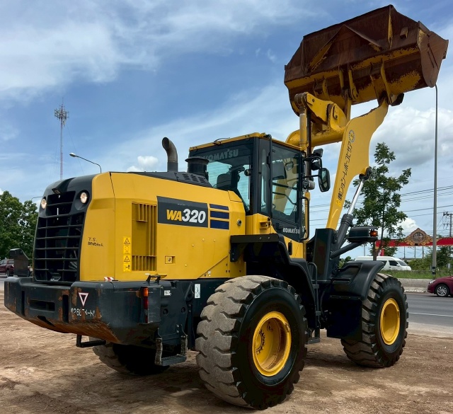 ขายรถตักล้อยาง KOMATSU WA320-8 ปี 2018 แขนยาวพิเศษ นำเข้าจากญี่ปุ่น พร้อมใช้ มีVDOการทำงานครับ