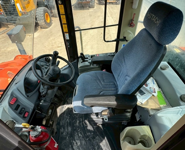 ขายรถตักล้อยาง HITACHI ZW310-5B ปี 2016 นำเข้าจากญี่ปุ่น พร้อมใช้ มีVDOการทำงานครับ ขายรถตักล้อยาง HITACHI ZW310-5B ปี 2016 นำเข้าจากญี่ปุ่น พร้อมใช้ มีVDOการทำงานครับ