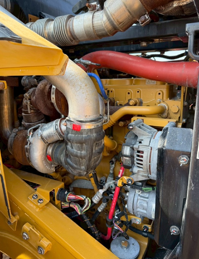 ขายรถตักล้อยาง CAT 950K ปี 2016 นำเข้าจากญี่ปุ่น พร้อมใช้ มีVDOการทำงานครับ