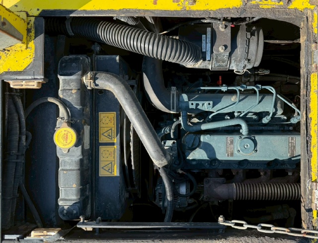 ขายรถปูยาง HANTA F1432W3 ปี 2012 (ขนาด 3.1 เมตร) นำเข้าจากญี่ปุ่น พร้อมใช้ มีVDOการทำงานครับ ขายรถปูยาง HANTA F1432W3 ปี 2012 (ขนาด 3.1 เมตร) นำเข้าจากญี่ปุ่น พร้อมใช้ มีVDOการทำงานครับ