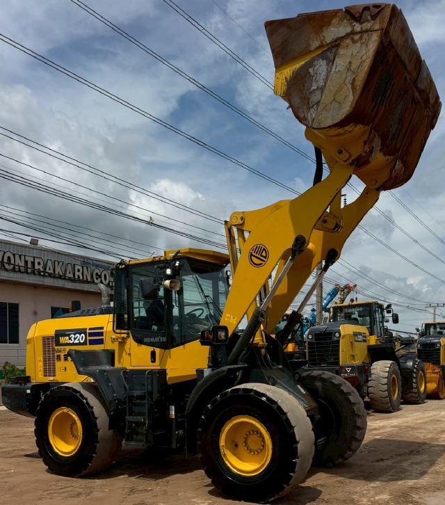 ขายรถตักล้อยาง KOMATSU WA320-8 ปี 2022 พร้อมใช้ มีVDOการทำงานครับ