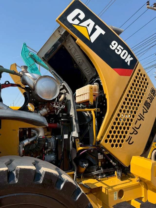 ขายรถตักล้อยาง CAT 950K ปี 2016 นำเข้าจากญี่ปุ่น พร้อมใช้ มีVDOการทำงานครับ