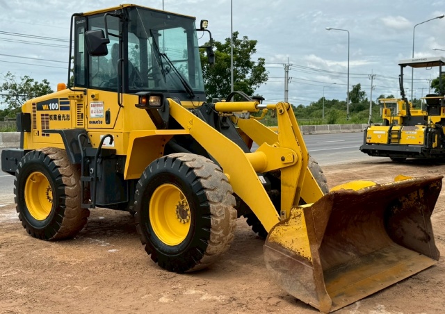 ขายรถตักล้อยาง KOMATSU WA100-5 นำเข้าจากญี่ปุ่น พร้อมใช้ มีVDOการทำงานครับ