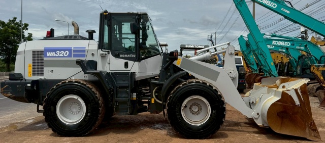 ขายรถตักล้อยาง KOMATSU WA320-8 ปี 2021 นำเข้าจากญี่ปุ่น พร้อมใช้ มีVDOการทำงานครับ