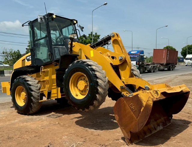 ขายรถตักล้อยาง CAT 910K ปี 2015 พร้อมใช้ มีVDOการทำงานครับ