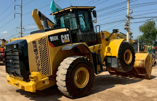 ขายรถตักล้อยาง CAT 950K ปี 2016 นำเข้าจากญี่ปุ่น พร้อมใช้ มีVDOการทำงานครับ