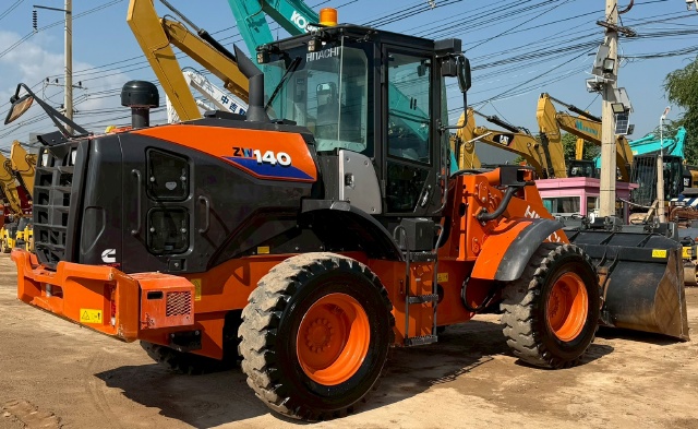 ขายรถตักล้อยาง HITACHI ZW140-6 ปี 2020 นำเข้าจากญี่ปุ่น พร้อมใช้ มีVDOการทำงานครับ