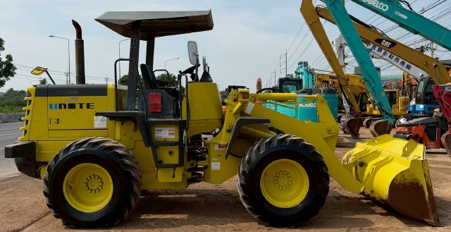 ขายรถตักล้อยาง KOMATSU WA200-3 นำเข้าจากญี่ปุ่น พร้อมใช้ มีVDOการทำงานครับ