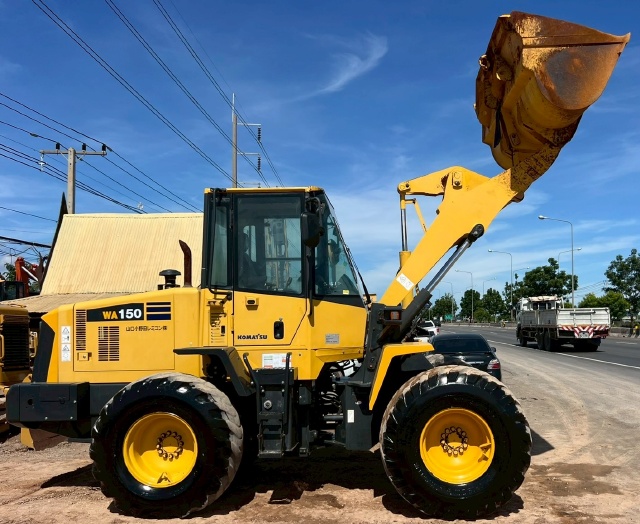 ขายรถตักล้อยาง KOMATSU WA150-5 พร้อมใช้ มีVDOการทำงานครับ
