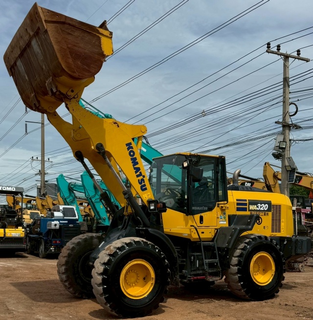 ขายรถตักล้อยาง KOMATSU WA320-8 ปี 2020 นำเข้าจากญี่ปุ่น พร้อมใช้ มีVDOการทำงานครับ