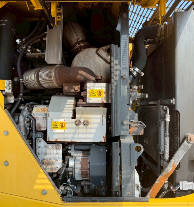 ขายรถตักล้อยาง KOMATSU WA100-8 ปี 2018 นำเข้าจากญี่ปุ่น พร้อมใช้ มีVDOการทำงานครับ