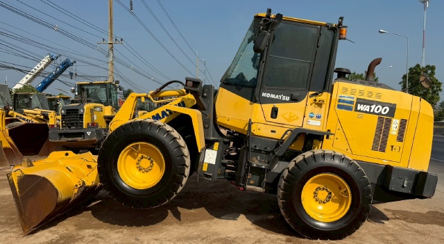 ขายรถตักล้อยาง KOMATSU WA100-8 ปี 2018 นำเข้าจากญี่ปุ่น พร้อมใช้ มีVDOการทำงานครับ