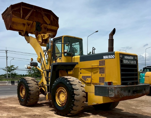 ขายรถตักล้อยาง KOMATSU WA500-3นำเข้าจากญี่ปุ่น พร้อมใช้ มีVDOการทำงานครับ