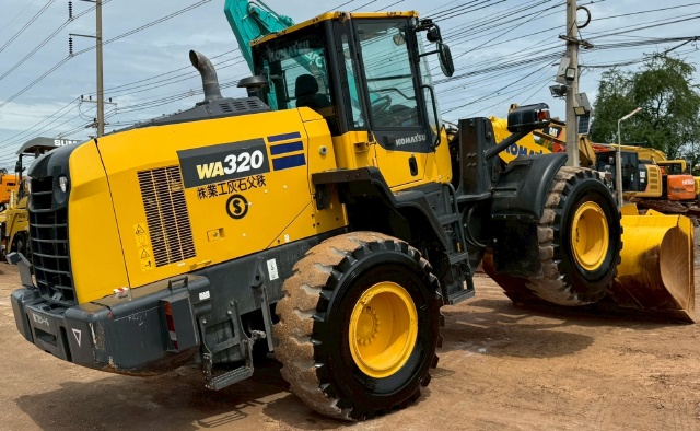 ขายรถตักล้อยาง KOMATSU WA320-8 ปี 2020 นำเข้าจากญี่ปุ่น พร้อมใช้ มีVDOการทำงานครับ