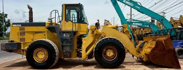 ขายรถตักล้อยาง KOMATSU WA500-3นำเข้าจากญี่ปุ่น พร้อมใช้ มีVDOการทำงานครับ