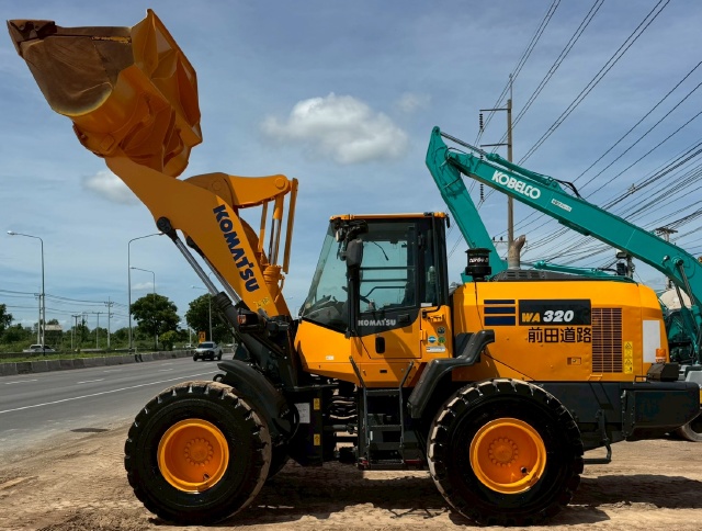ขายรถตักล้อยาง KOMATSU WA320-8 ปี 2019 พร้อมใช้ มีVDOการทำงานครับ