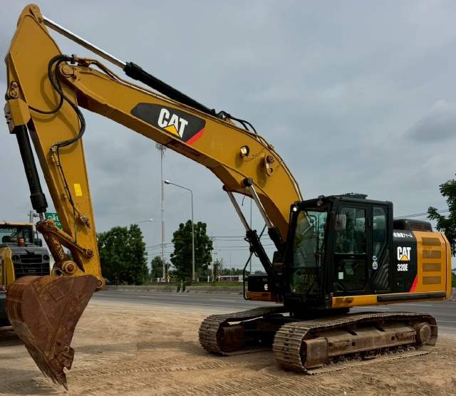 ขายรถขุด CAT 320E ปี 2015 นำเข้าจากญี่ปุ่น พร้อมใช้ มีVDOการทำงานครับ