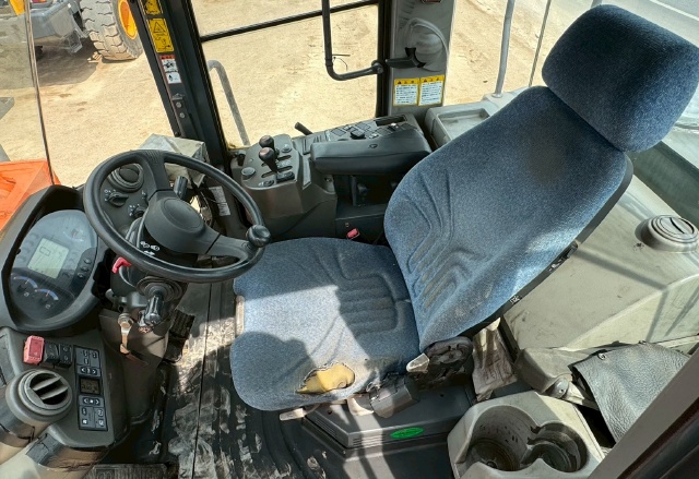 ขายรถตักล้อยาง HITACHI ZW310-A นำเข้าจากญี่ปุ่น พร้อมใช้ มีVDOการทำงานครับ ขายรถตักล้อยาง HITACHI ZW310-A นำเข้าจากญี่ปุ่น พร้อมใช้ มีVDOการทำงานครับ