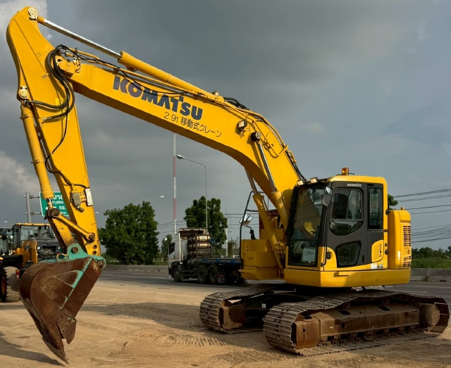 ขายรถขุด KOMATSU PC228US-10 ปี 2015 นำเข้าจากญี่ปุ่น พร้อมใช้ มีVDOการทำงานครับ