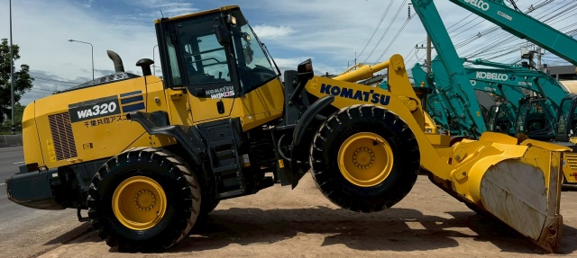 ขายรถตักล้อยาง KOMATSU WA320-8 ปี 2019 พร้อมใช้ มีVDOการทำงานครับ