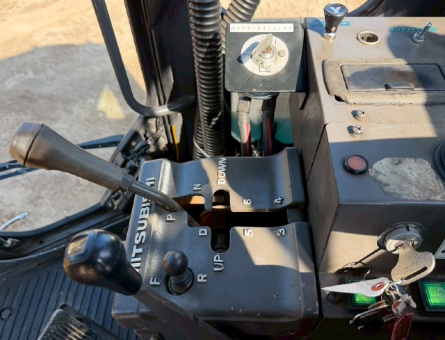 ขายรถเกรด MITSUBISHI MG500S-E นำเข้าจากญี่ปุ่น พร้อมใช้ มีVDOการทำงานครับ