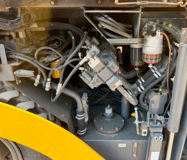 ขายรถปูยาง SUMITOMO HA60W-7 (ขนาด 6 เมตร) ปี 2008 นำเข้าจากญี่ปุ่น พร้อมใช้ มีVDOการทำงานครับ ขายรถปูยาง SUMITOMO HA60W-7 (ขนาด 6 เมตร) ปี 2008 นำเข้าจากญี่ปุ่น พร้อมใช้ มีVDOการทำงานครับ