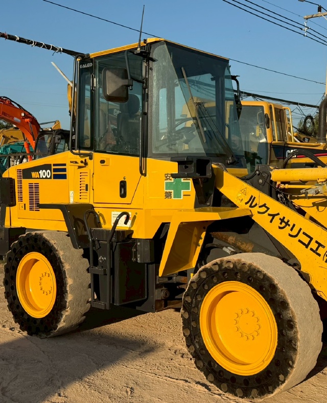 ขายรถตักล้อยาง KOMATSU WA100-5 นำเข้าจากญี่ปุ่น พร้อมใช้ มีVDOการทำงานครับ ขายรถตักล้อยาง KOMATSU WA100-5 นำเข้าจากญี่ปุ่น พร้อมใช้ มีVDOการทำงานครับ