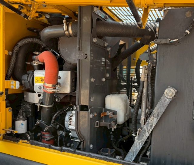 ขายรถตักล้อยาง KOMATSU WA150-6 ปี 2012 นำเข้าจากญี่ปุ่น พร้อมใช้ มีVDOการทำงานครับ