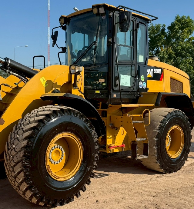 ขายรถตักล้อยาง CAT 930M ปี 2018 นำเข้าจากญี่ปุ่น พร้อมใช้ มีVDOการทำงานครับ