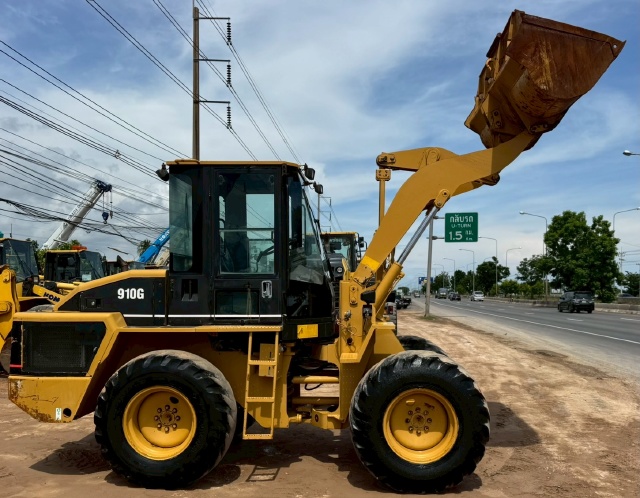 ขายรถตักล้อยาง CAT 910G พร้อมใช้ มีVDOการทำงานครับ