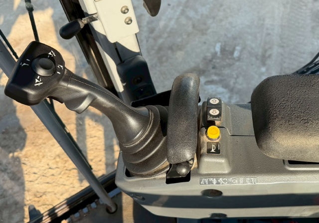 ขายรถเกรด CAT 140M ปี 2010 นำเข้าจากอเมริกาพร้อมใช้ มีVDOการทำงานครับ