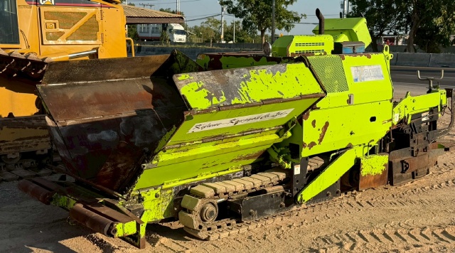 ขายรถปูยาง NIIGATA NF30CVDM (ขนาด 3 เมตร) นำเข้าจากญี่ปุ่น พร้อมใช้ มีVDOการทำงานครับ