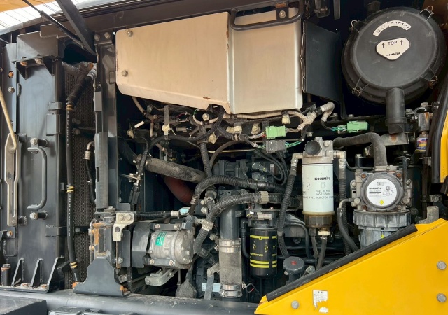 ขายรถตักล้อยาง KOMATSU WA320-8 ปี 2018 แขนยาวพิเศษ นำเข้าจากญี่ปุ่น พร้อมใช้ มีVDOการทำงานครับ