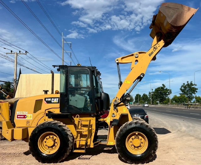 ขายรถตักล้อยาง CAT 910K ปี 2015 แขนยาวพิเศษ พร้อมใช้ มีVDOการทำงานครับ