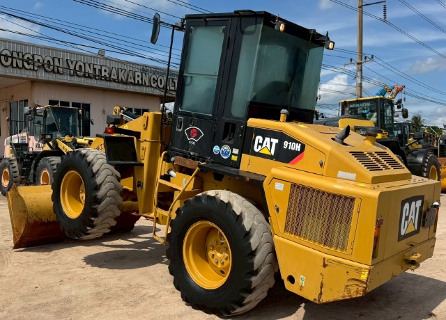 ขายรถตักล้อยาง CAT 910H ปี 2013 พร้อมใช้ มีVDOการทำงานครับ