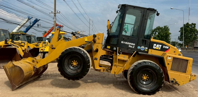 ขายรถตักล้อยาง CAT 910H ปี 2012 แขนยาวพิเศษ นำเข้าจากญี่ปุ่น พร้อมใช้ มีVDOการทำงานครับ