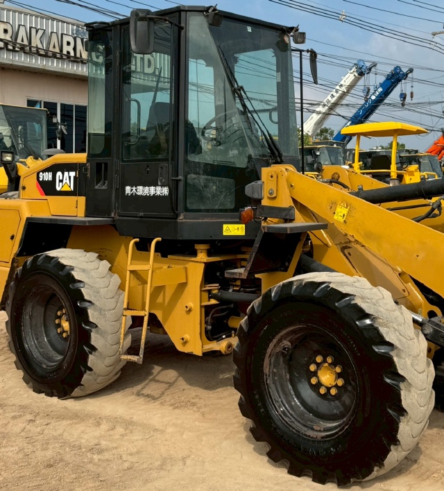 ขายรถตักล้อยาง CAT 910H ปี 2012 แขนยาวพิเศษ นำเข้าจากญี่ปุ่น พร้อมใช้ มีVDOการทำงานครับ