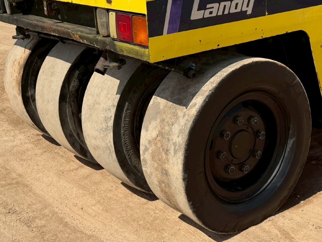 ขายรถบด HITACHI RT200W-C นำเข้าจากญี่ปุ่น พร้อมใช้ มีVDOการทำงานครับ ขายรถบด HITACHI RT200W-C นำเข้าจากญี่ปุ่น พร้อมใช้ มีVDOการทำงานครับ