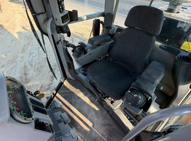 ขายรถเกรด CAT 140M ปี 2010 นำเข้าจากอเมริกาพร้อมใช้ มีVDOการทำงานครับ