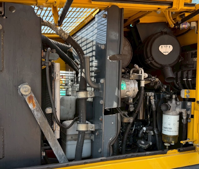 ขายรถตักล้อยาง KOMATSU WA150-6 ปี 2012 นำเข้าจากญี่ปุ่น พร้อมใช้ มีVDOการทำงานครับ ขายรถตักล้อยาง KOMATSU WA150-6 ปี 2012 นำเข้าจากญี่ปุ่น พร้อมใช้ มีVDOการทำงานครับ