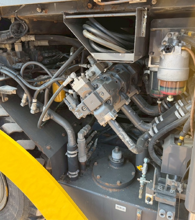 ขายรถปูยาง SUMITOMO HA60W-7 (ขนาด 6 เมตร) ปี 2008 นำเข้าจากญี่ปุ่น พร้อมใช้ มีVDOการทำงานครับ ขายรถปูยาง SUMITOMO HA60W-7 (ขนาด 6 เมตร) ปี 2008 นำเข้าจากญี่ปุ่น พร้อมใช้ มีVDOการทำงานครับ