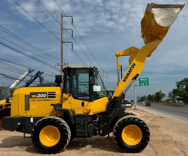 ขายรถตักล้อยาง KOMATSU WA200-8 ปี 2020 แขนยาวพิเศษ นำเข้าจากญี่ปุ่น พร้อมใช้ มีVDOการทำงานครับ ขายรถตักล้อยาง KOMATSU WA200-8 ปี 2020 แขนยาวพิเศษ นำเข้าจากญี่ปุ่น พร้อมใช้ มีVDOการทำงานครับ