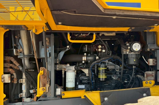ขายรถตักล้อยาง KOMATSU WA380-8 ปี 2018 นำเข้าจากญี่ปุ่น พร้อมใช้ มีVDOการทำงานครับ