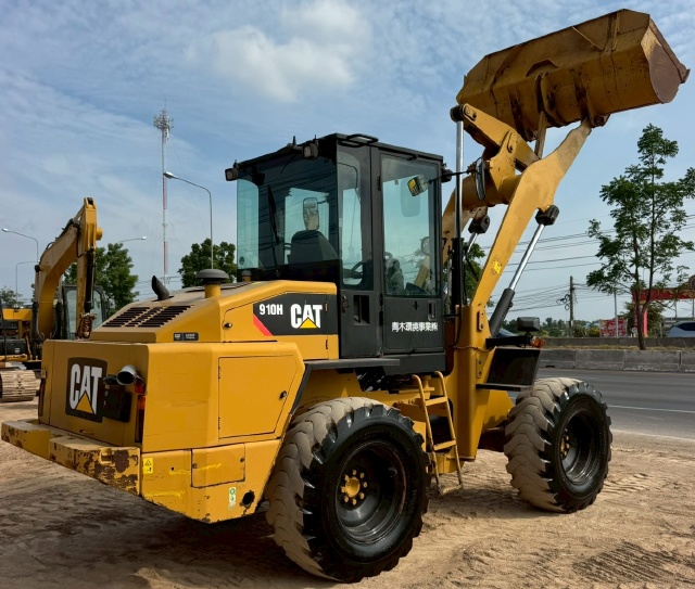 ขายรถตักล้อยาง CAT 910H ปี 2012 แขนยาวพิเศษ นำเข้าจากญี่ปุ่น พร้อมใช้ มีVDOการทำงานครับ
