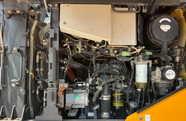 ขายรถตักล้อยาง KOMATSU WA320-8 ปี 2019 พร้อมใช้ มีVDOการทำงานครับ