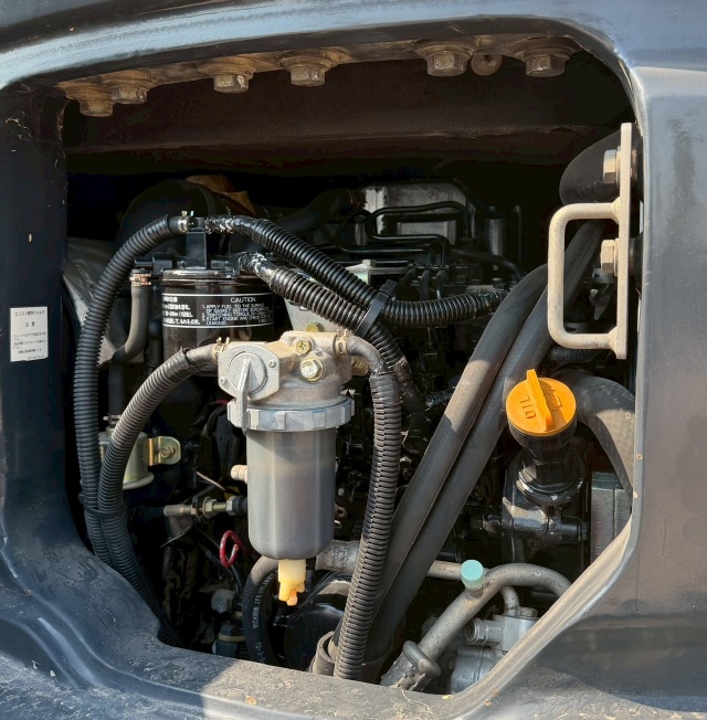 ขายรถขุด KOMATSU PC35MR-2 ปี 2003 อาร์มพิเศษ นำเข้าจากญี่ปุ่น พร้อมใช้ มีVDOการทำงานครับ