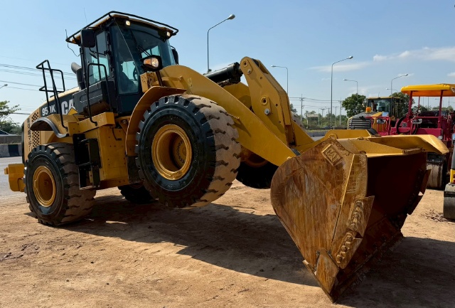 ขายรถตักล้อยาง CAT 950K ปี 2016 นำเข้าจากญี่ปุ่น พร้อมใช้ มีVDOการทำงานครับ