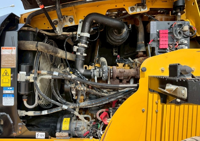 ขายรถตักล้อยาง CAT 910K ปี 2015 พร้อมใช้ มีVDOการทำงานครับ